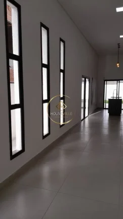 Imagem Casa térrea, 3 Dormitórios (1 suíte), 4 vagas, 300m2, Condomínio Malibu.