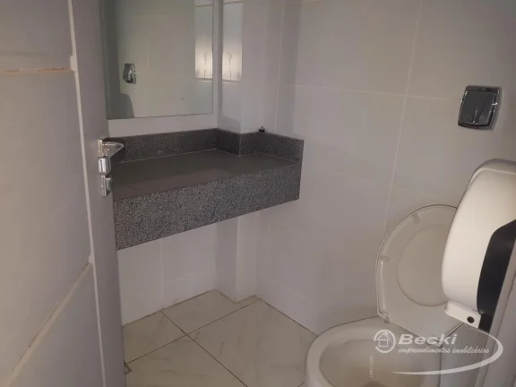 Imagem Galpão 1.500m² com Doca para Alugar em Joinville – Becki