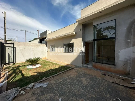 Imagem Linda casa no Jd. Antares, próxima à Av. São João, com 3 dormitórios, sendo 1 suíte, e conceito aberto entre sala e cozinha. Conforto e praticidade garantidos.