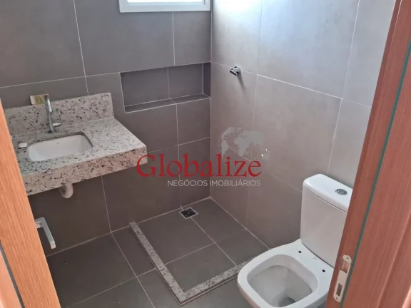 Imagem Casa Sobreposta Alta em Santos no bairro do Embaré próximo a Aparecida com piscina por R$ 1.450.000,00.