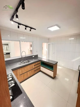 Imagem Casa de condomínio com 3 quartos, 205.00m2, à venda