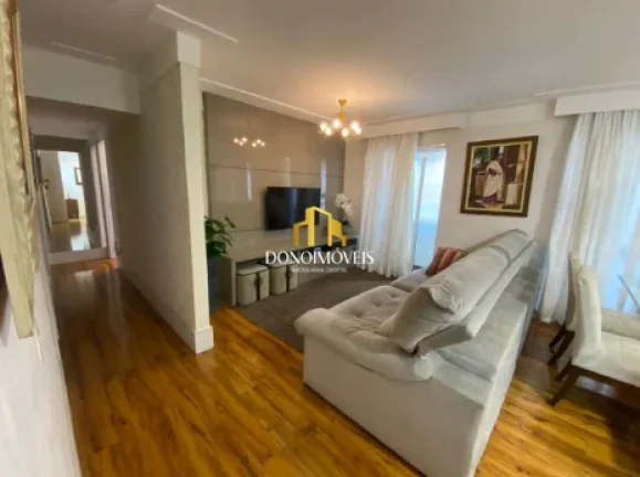 Imagem Apartamento com 03 dormitórios, todos suítes com sacada equipada com tela, vidro e blackout. Possu...