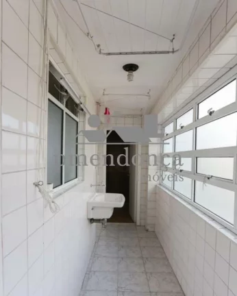 Imagem Apartamento com living para 02 ambientes com piso laminado, 02 dormitórios, banheiro, dependência ...