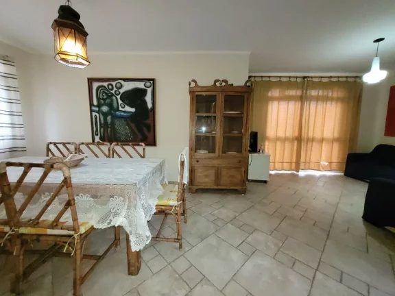 Imagem PITANGUEIRAS - NA SEGUNDA QUADRA DA PRAIA, 134,62 M² ÚTEIS, VAGA DE GARAGEM NO PRÉDIO, EXCELENTE APARTAMENTO, AMPLO APARTAMENTO CLARO E AREJADO.