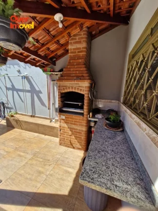 Imagem Imperdível: Casa à venda em Ribeirão Preto-SP, bairro Alto do Ipiranga. 3 quartos, 2 suítes, 3 salas, 4 banheiros, 3 vagas de garagem. 267,06 m².
