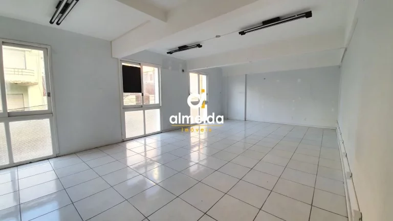 Imagem Sala Comercial 4 dormitórios à venda Centro Santa Maria/RS