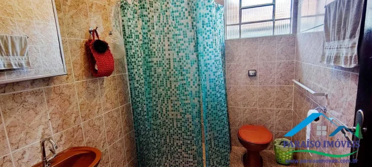 Imagem Casa no Centro com 4 Dormitórios com Amplo Terreno - Paraisópolis MG