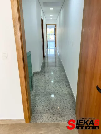 Imagem Imperdível oportunidade de adquirir uma casa de luxo em São Paulo-SP, na Vila Salete! 3 quartos, 3 suítes, 2 salas, 4 banheiros, 4 vagas de garagem e 200m² de área.
