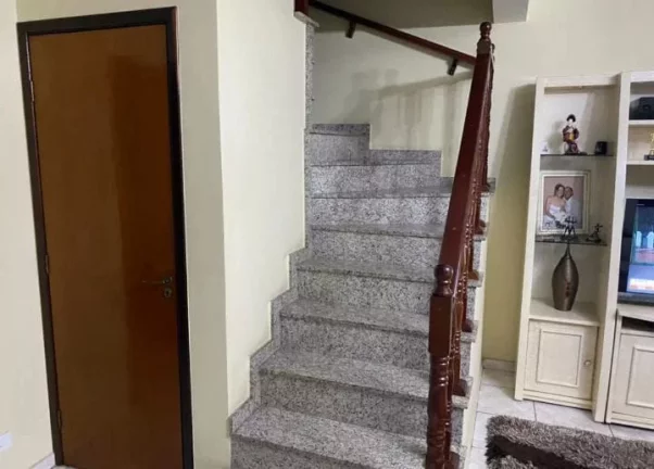 Imagem Sobrado com 3 dormitórios à venda, 165 m² por R$ 590.000,00 - Vila Acoreana - Poá/SP