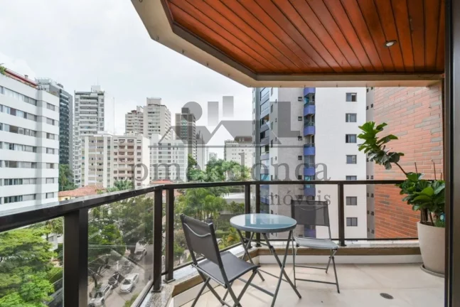 Imagem Apartamento reformado na rua monte Alegre com 3 suítes e 3 vagas, 177m²