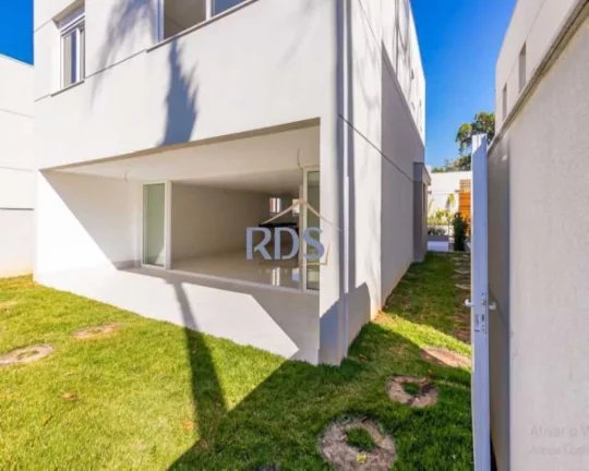 Imagem Casa de alto padrão em condomínio Fechado