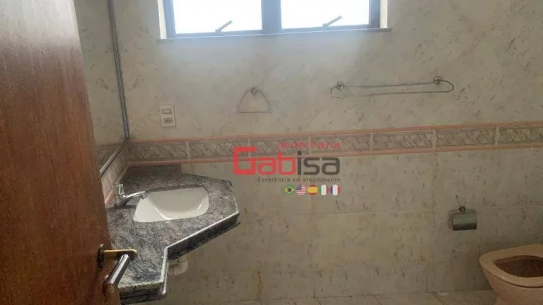 Imagem Apartamento com 3 dormitórios à venda, 100 m² por R$ 750.000,00 - Centro - Cabo Frio/RJ