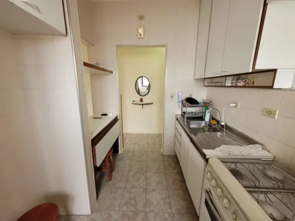 Imagem TOMBO - LOCALIZAÇÃO PRIVILEGIADA, APTO ESPAÇOSO, CLARO E AREJADO, LAZER C/ PISCINA, CHURRASQUEIRA, SALÃO DE FESTAS/JOGOS, GARAGEM NO PRÉDIO.