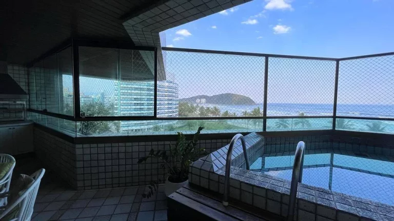 Imagem Residência à Beira-Mar: Luxo e Conforto com Vista Panorâmica