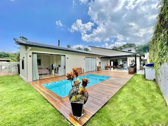 Imagem Nova, TÉRREA c/ piscina, em rua fechada no Miolo da Granja!