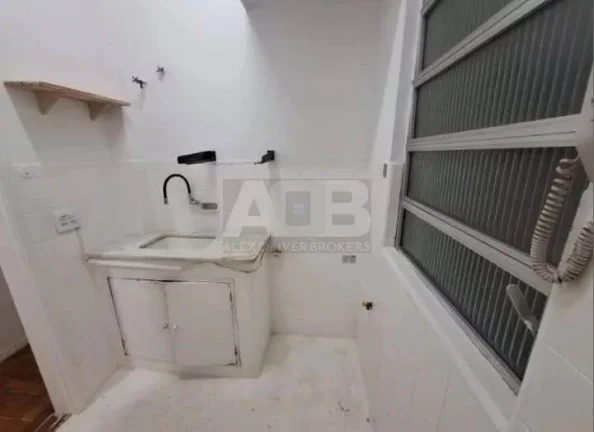 Imagem Apartamento à venda no Leme, 48m2, 2Quartos, na R. Dias Lopes.