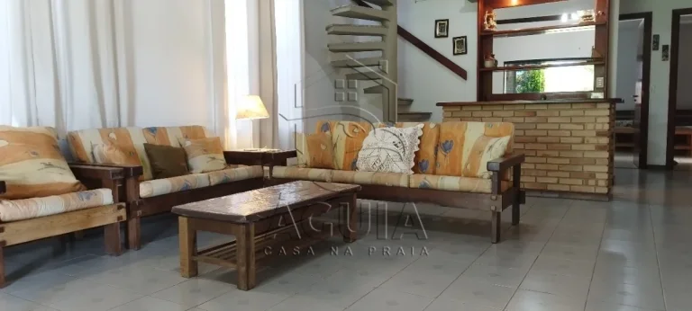 Imagem Casa à venda na Praia da Lagoinha em Ubatuba apenas 200mts da Praia!