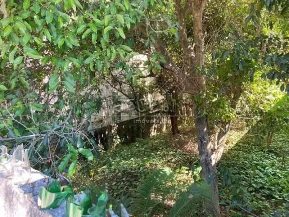 Imagem Terreno com 300 m² em localização residencial. Excelente para construção de 2 casas geminadas o...