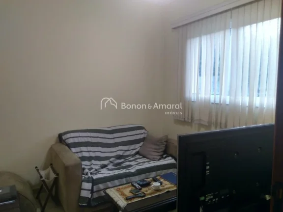 Imagem Aconchegante, moderna e muito bem localizada, esta residência oferece conforto e privacidade, com 4...
