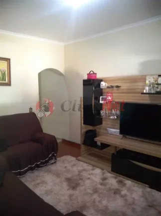 Imagem Sobrado 3 dorms c/ suite ,varanda , Quintal grande, Edícula, 2 vagas bairro Jardim Las Vegas em Santo André.