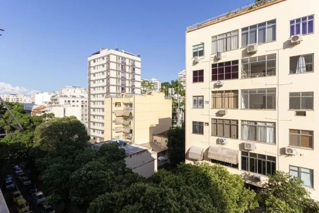 Imagem Apartamento 93M², 2Q, 1 Banheiro, 1 Vaga, Salão de Festas, Armários.