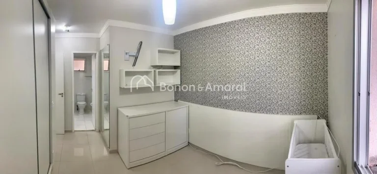 Imagem Localizado entre os Shoppings Iguatemi e Galleria, este apartamento une conforto e praticidade. A re...
