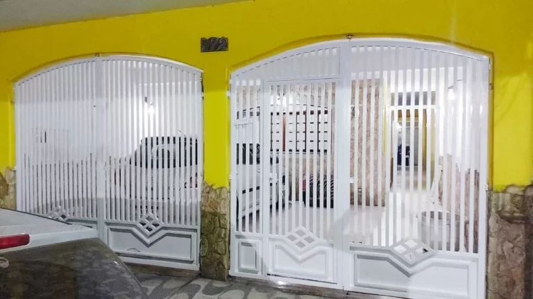 Imagem Sobrado com 4 dormitórios à venda, 160 m² por R$ 600.000,00 - Vila Urupês - Suzano/SP