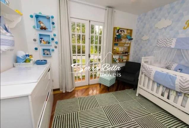 Imagem Casa com 3 dormitórios à venda, 530 m² por R$ 1.790.000,00 - Várzea - Teresópolis/RJ