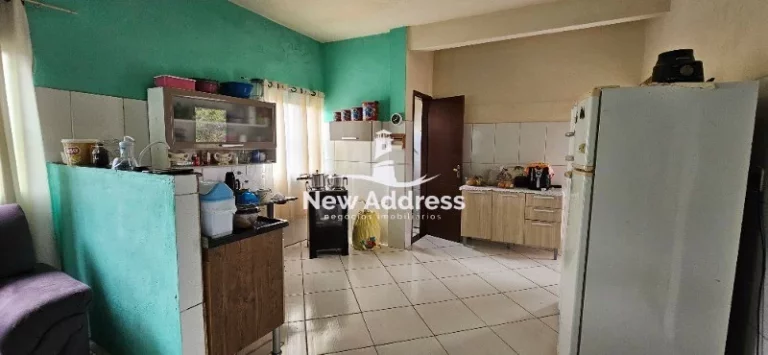 Imagem Viva em uma chácara a apenas 5 minutos do centro de Cariacica! Esta propriedade oferece uma casa espaçosa de 180 m² com terraço.