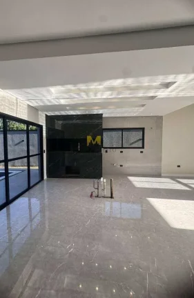 Imagem Casa de Alto Padrãoà venda, com píscina 2 suítes no Centro de Piraquara