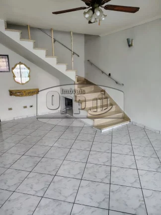 Casa com 2 Quartos para Alugar,  em Vila Santo Estefano - São Paulo