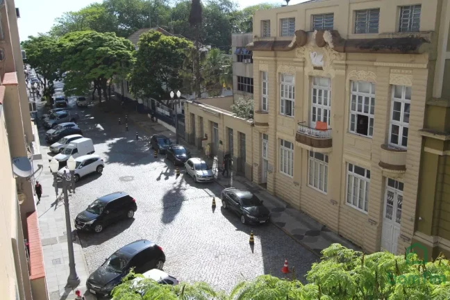 Imagem Apto de 4 dorm. para venda, ao lado do Gasômetro, Bairro Centro Histórico, Porto Alegre/RS.