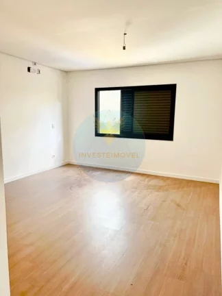 Imagem Casa em Condomínio a Venda no bairro Granja Viana - Cotia, SP