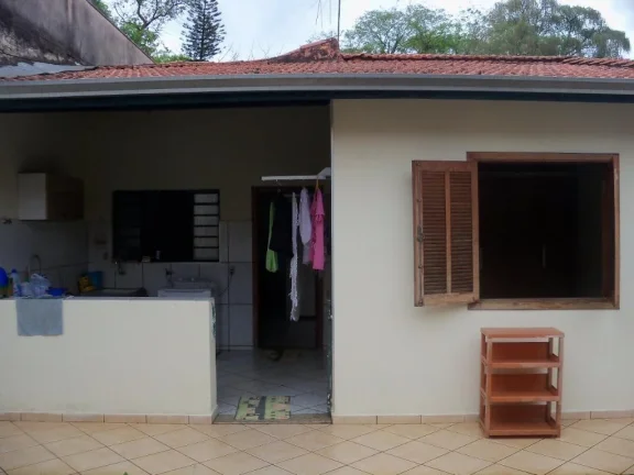 Imagem Casa com 3 dormitórios, copa, cozinha, lavanderia e edícula com suíte em ótima localização no ...