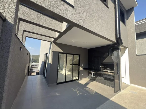 Imagem Casa a venda com 3 suítes, 4 vagas e piscina deslumbrante.
