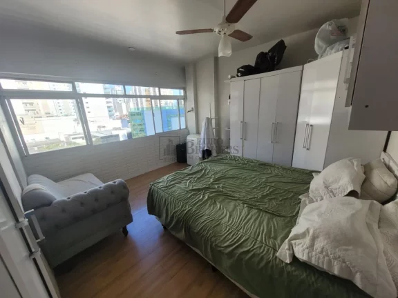 Imagem Apartamento para reforma com 3 dormitórios à venda em Balneário Camboriú.