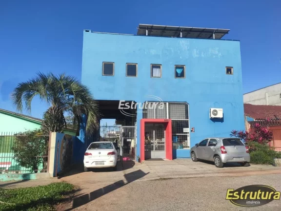 Excelente Pavilhão com apartamento em cima