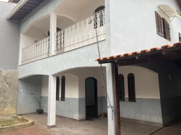 Imagem Sobrado com 4 dormitórios à venda, 236 m² por R$ 840.000,00 - Jardim Medina - Poá/SP