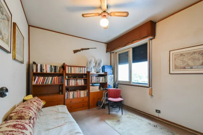 Imagem Apartamento 175M², 3Q, 3 Banheiros, 1 Vaga, Banheira, Ventilador de Teto.