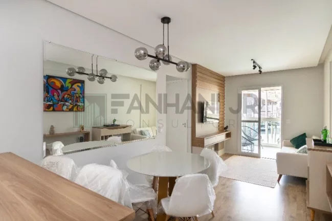 Imagem O Residencial Means do Campo oferece apartamentos de 58m² com 2 dormitórios, sendo 1 suíte, sala para 2 ambientes com varanda, cozinha ampla, 2 wc, ár