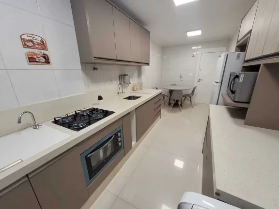 Imagem Apartamento com 3 dormitórios sendo 1 suíte e 1 vaga de garagem, no Centro de Balneário Camboriú
