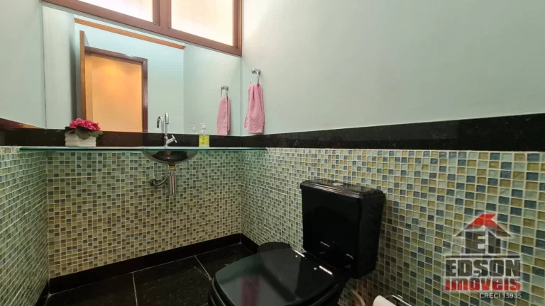 Imagem Magnífica casa com Piscina em Itacoatiara, Niterói - RJ