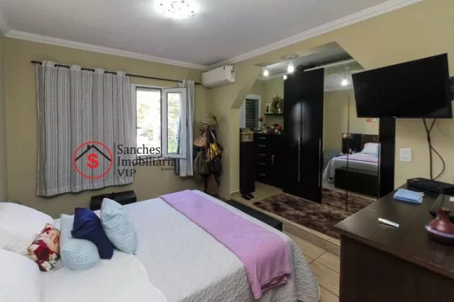 Imagem OPORTUNIDADE. SOBRADO A VENDA NA VILA BELA, PRÓXIMO A SÃO CAETANO COM 4 DORMITÓRIOS E 3 SUÍTES. PISCINA E ÁREA GOURMET COM CHURRASQUEIRA.