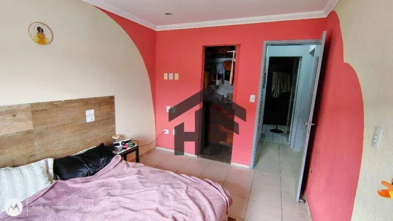 Imagem Casa de 284m² à venda, com 5 quartos (2 suítes), localizada no Cordeiro, Recife - Pernambuco.