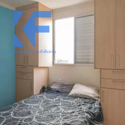 Imagem Apartamento com vista incrível para o bosque nos quartos, sala, cozinha e na varanda. Cozinha e quarto com móveis planejados.