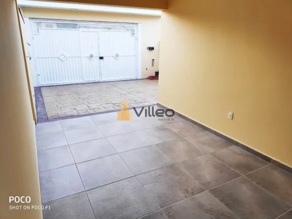 Imagem Duas casas.

Casa do piso superior: Em fino acabamento e inteira reformada.
Sala, dois quartos sendo...