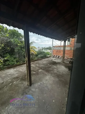 Imagem Casa Duplex com Terraço, Quintal Amplo e 160m² de Área Construída