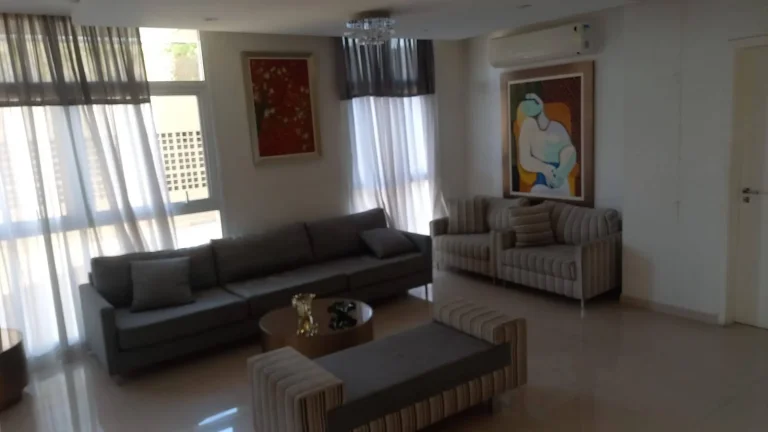 Imagem Apartamento 140 m² 4 Dormitorios sendo 2 Suites e 3 Vagas de Garagens