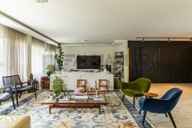 Imagem Apartamento de alto padrão para locação no Itaim Bibi, São Paulo-SP: 3 quartos, 3 suítes, 4 salas, 5 banheiros, 3 vagas, 280m².