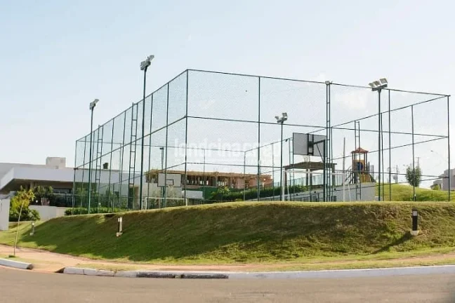Imagem Terreno à Venda no Condomínio Araguária, Zona Leste de Londrina: 268 m² Pronto para Construir. Aproveite a Oportunidade de Ter Seu Espaço em Local Privilegiado
